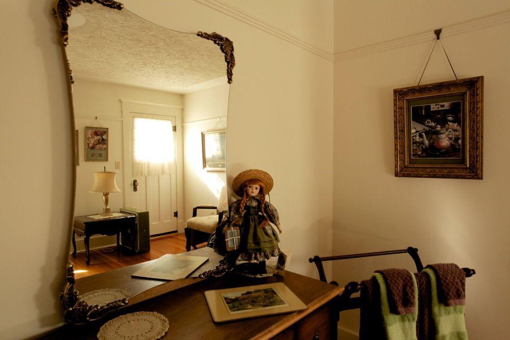 Sproule Heritage Bed & Breakfast Strathmore Exteriör bild