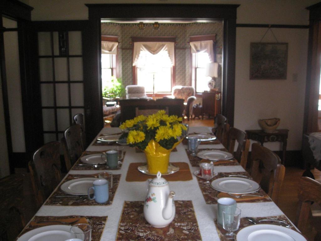Sproule Heritage Bed & Breakfast Strathmore Exteriör bild