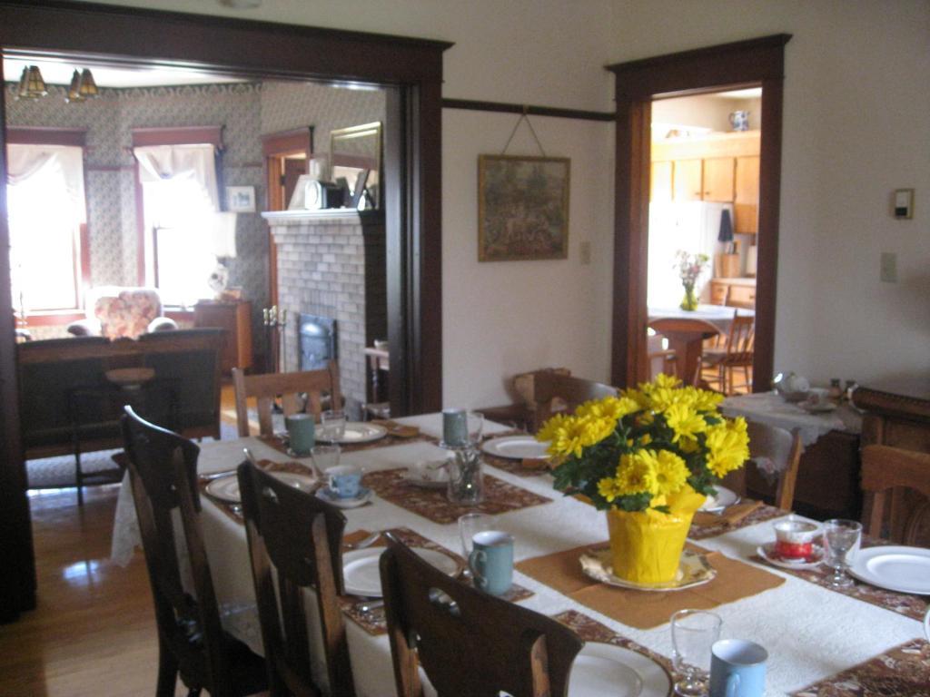 Sproule Heritage Bed & Breakfast Strathmore Exteriör bild